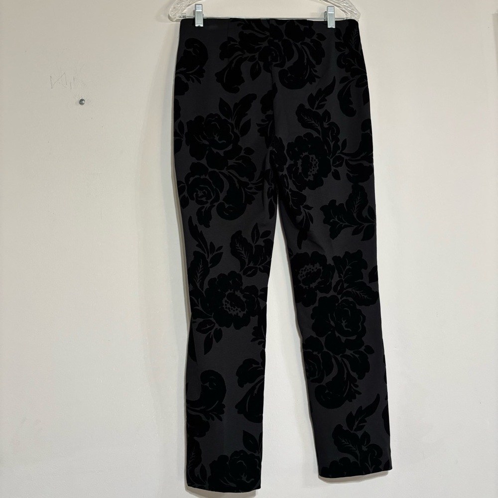 Chicos Size 0 Juliet
Flocked Floral Ankle Pants
Black NWT - Picture 3 of 5